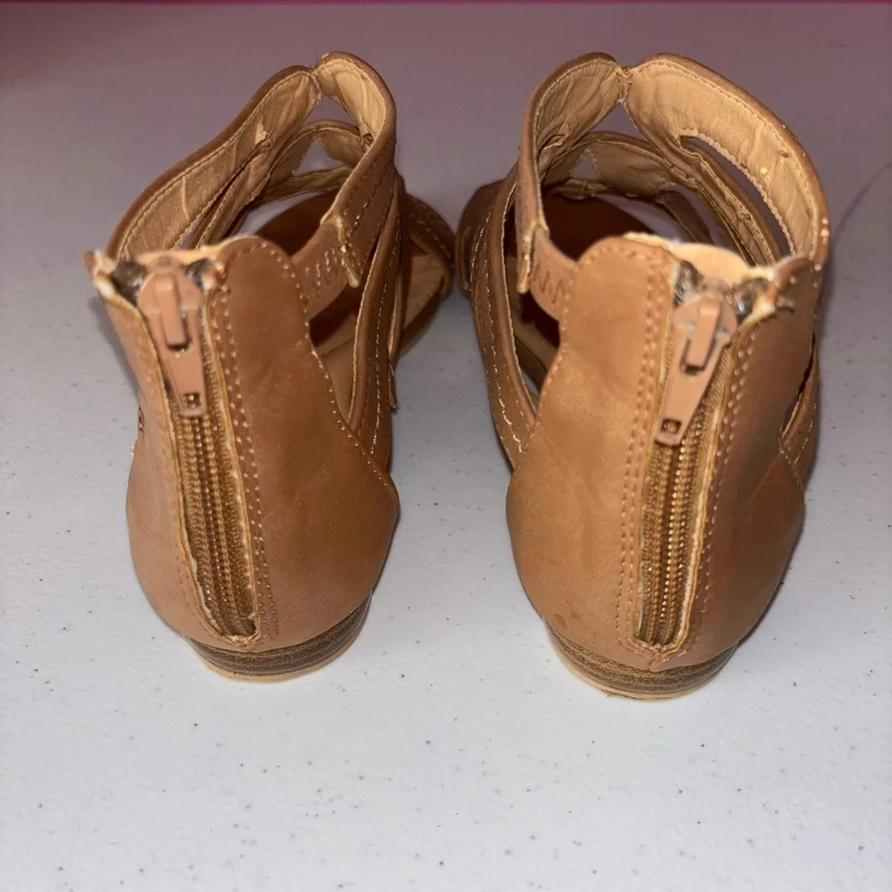 Comfortview Tan Sandals with Intricate Cut-Outs and Zipper